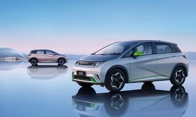 大眾、特斯拉、比亞迪的純電競逐 誰在引領天花板？